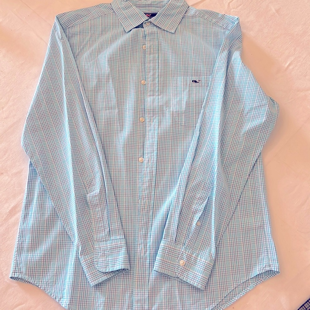 Vineyard Vines Classic Fit Tucker Shirt. Size Medium